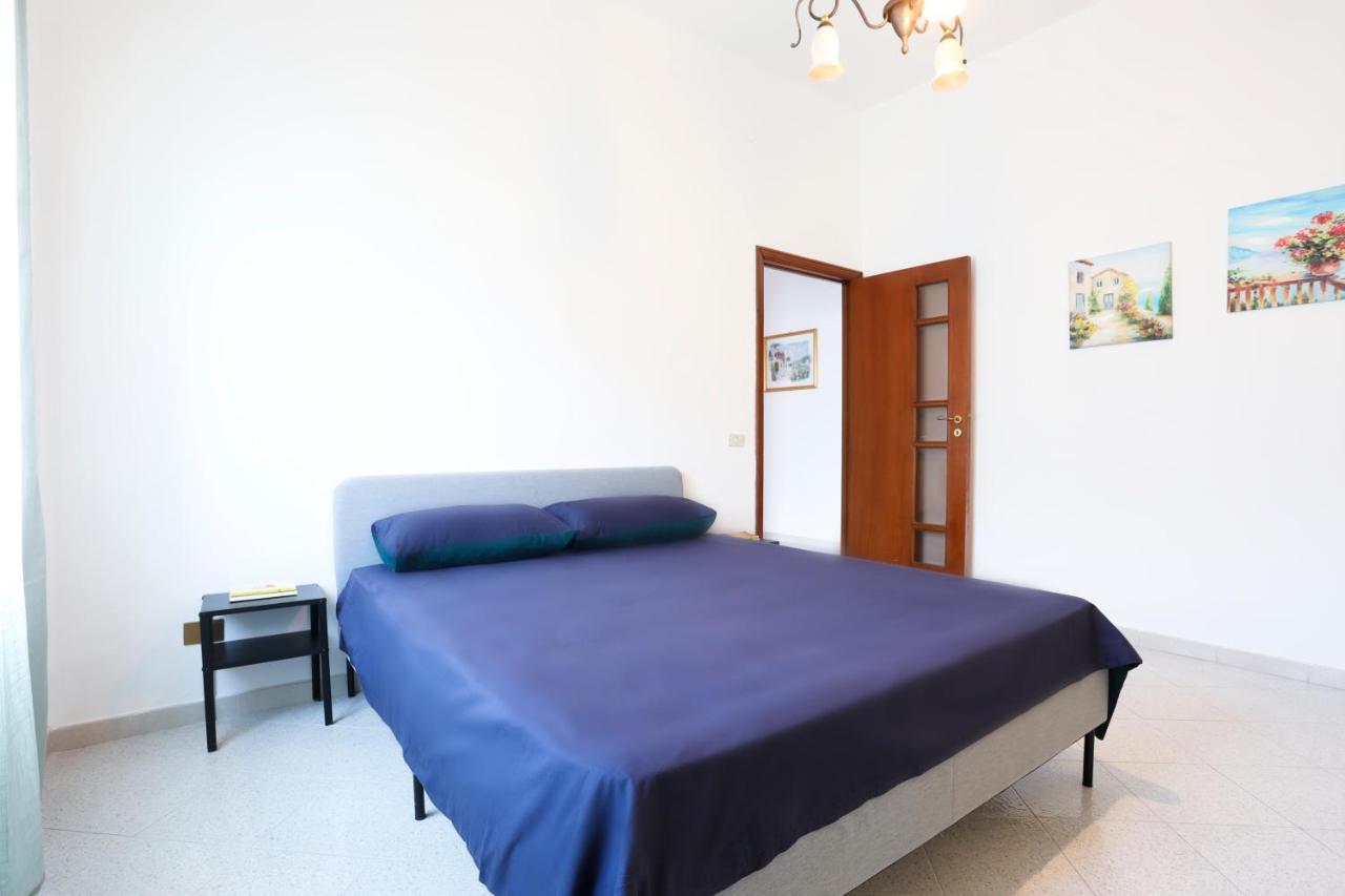 Bright Apartment Near The Sea With Parking Salerno Exterior photo