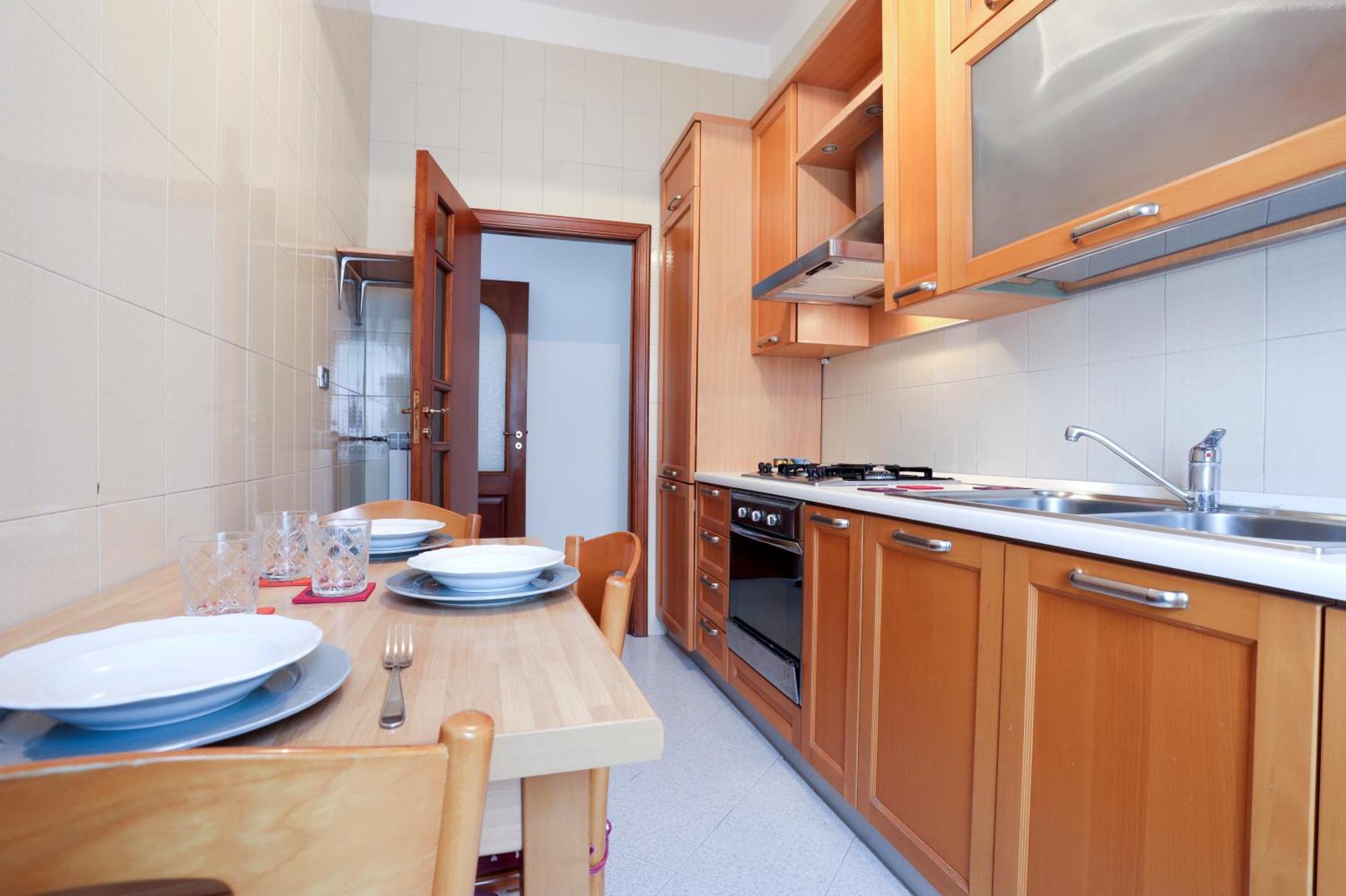 Bright Apartment Near The Sea With Parking Salerno Exterior photo