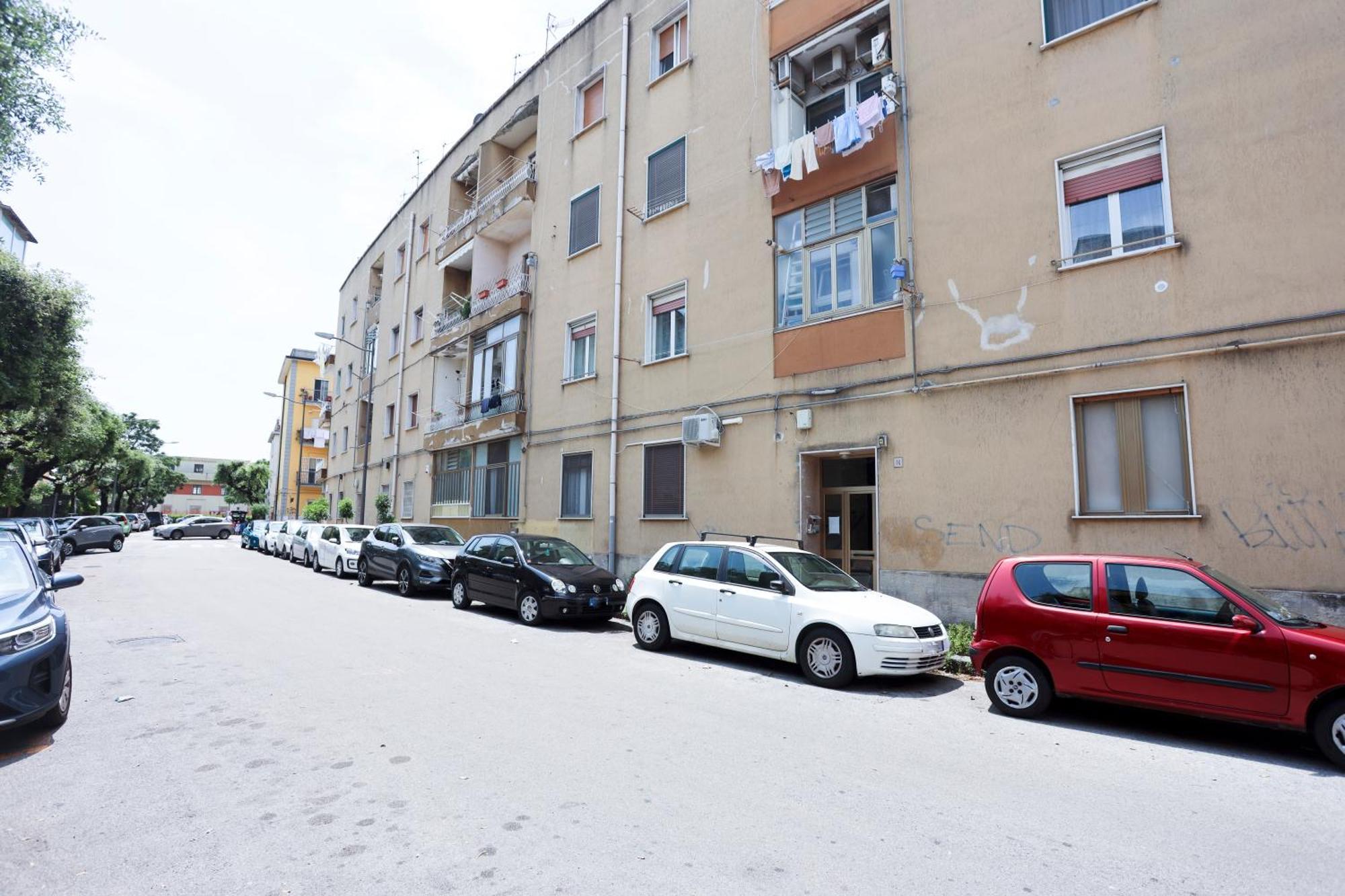 Bright Apartment Near The Sea With Parking Salerno Exterior photo
